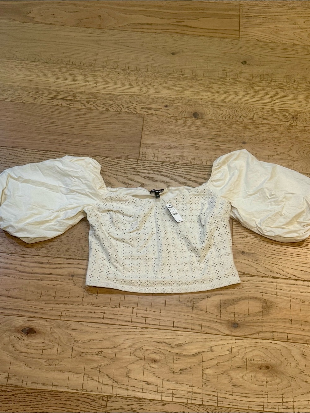 NWT Express Eyelet Puff Sleeve Crop Top Size L White Sweetheart